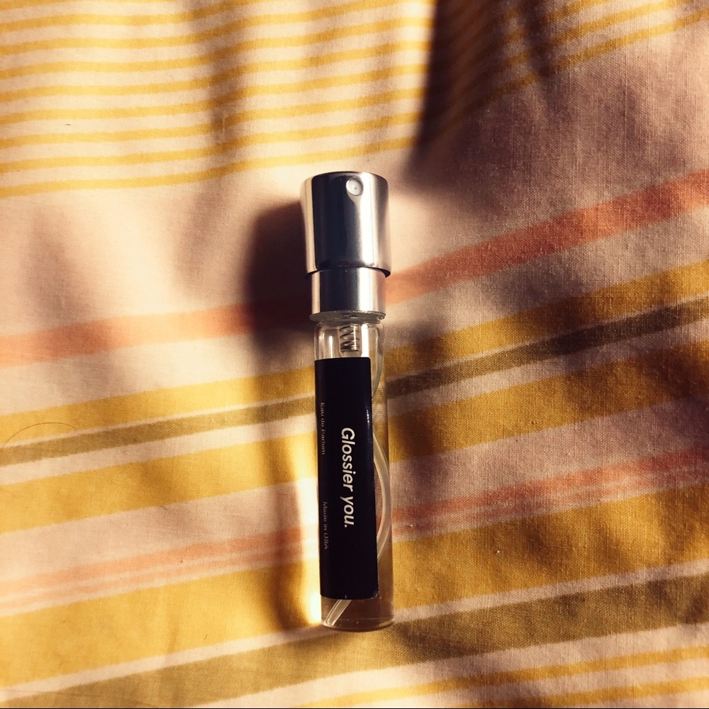 Scentbird Glossier You sample